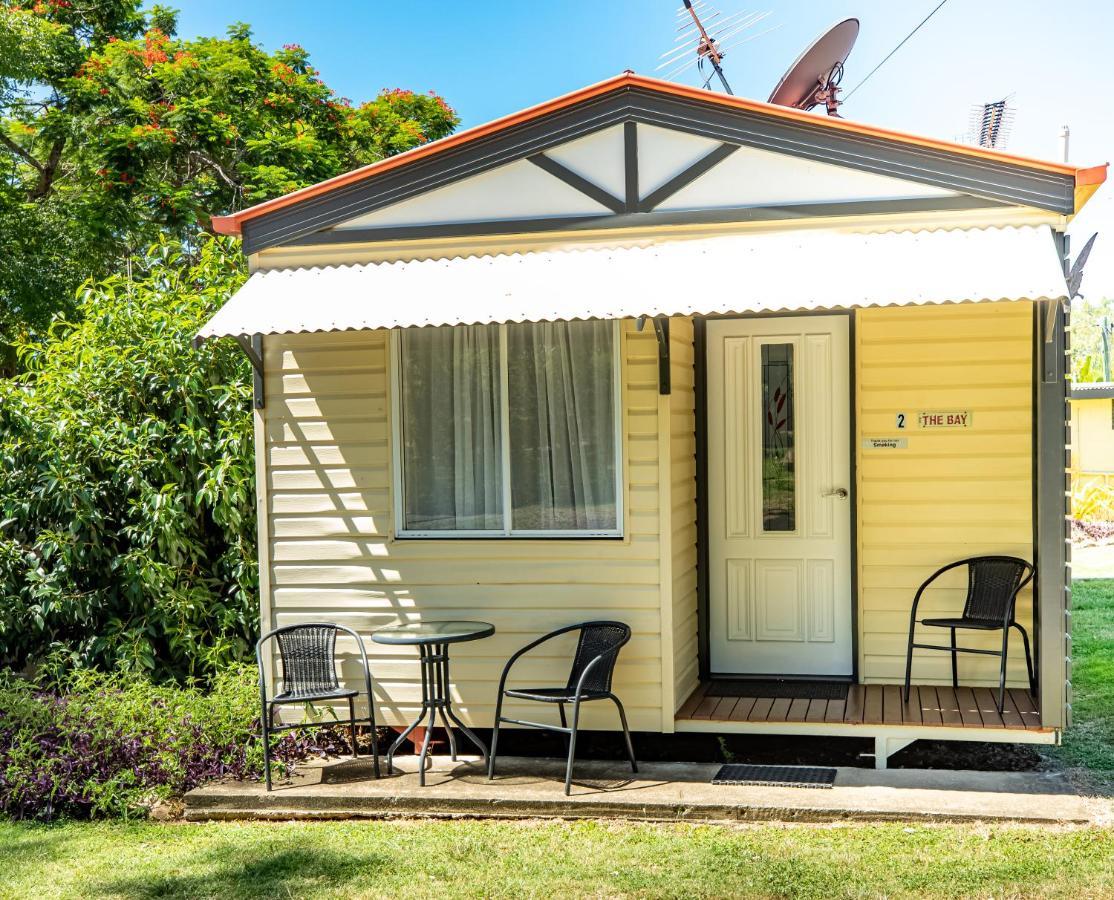 Mt Larcom Tourist Park Hotel Mount Larcom Exterior photo
